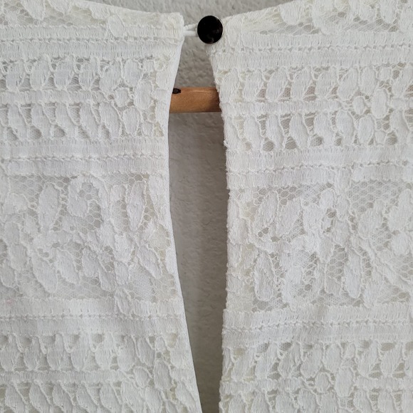 Elegant White Lace Sleeveless Dress - Picture 7 of 12